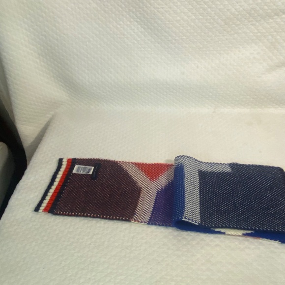 Tommy Hilfiger Scarf - Picture 3 of 4
